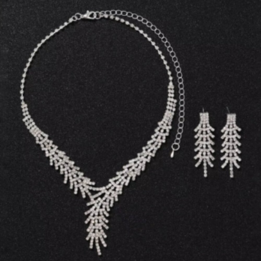 π50% OFF/3+...Elegant Rhinestone Earrings/Necklace Set - Picture 6 of 9